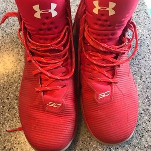 Curry 2.5 Under Armour. Used only on bball court.